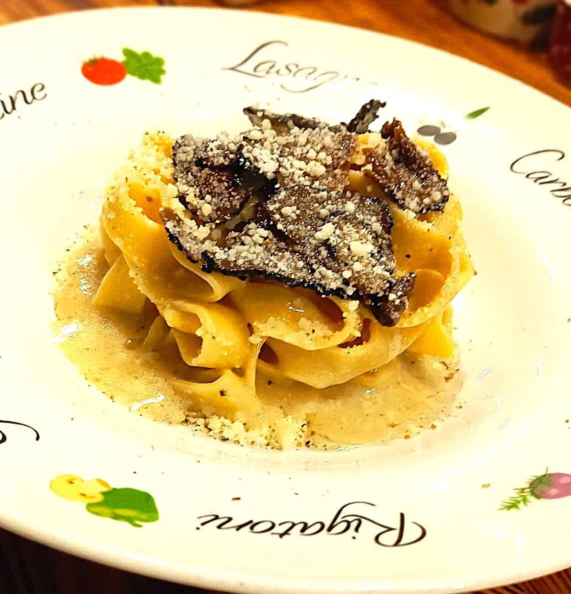 Paste cu sos de Grana Padano si Carpaccio  de trufe